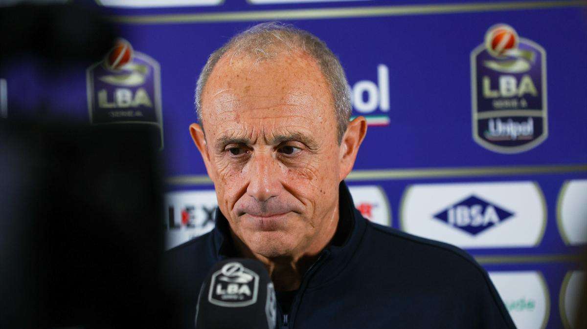 Ettore Messina prima di Milano-Treviso: «Troppo preoccupato da quello che è capitato a Barcelona e Vitoria»