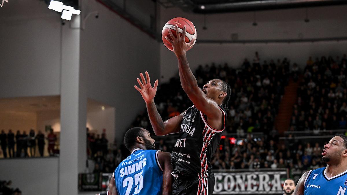 Derthona, Squarcina: "Proviamo a non accendere le qualità di Napoli"  