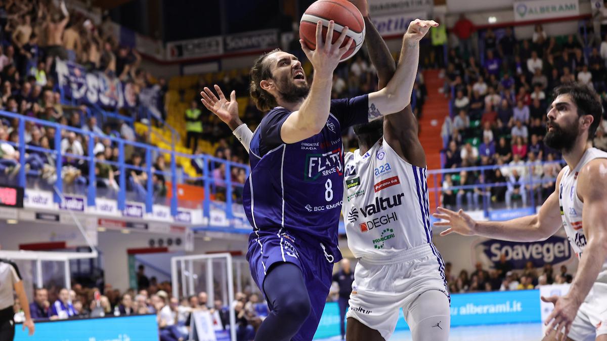 Fortitudo, Mastellari suona la carica: «Abbiamo il talento per la Serie A. Caja? Tira fuori tutto quello che hai»