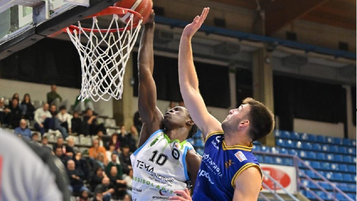 Serie B - La Power Salerno nulla può con la voglia di vincere di Faenza