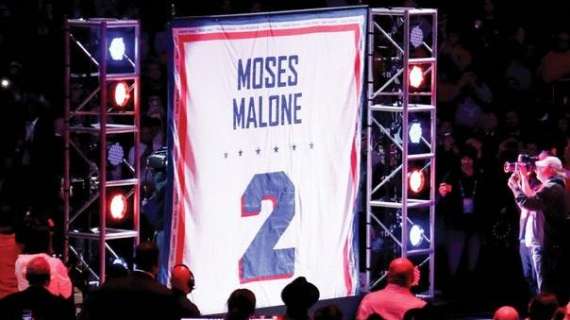 NBA - La maglia di Moses Malone sul tetto del Wells Fargo Center