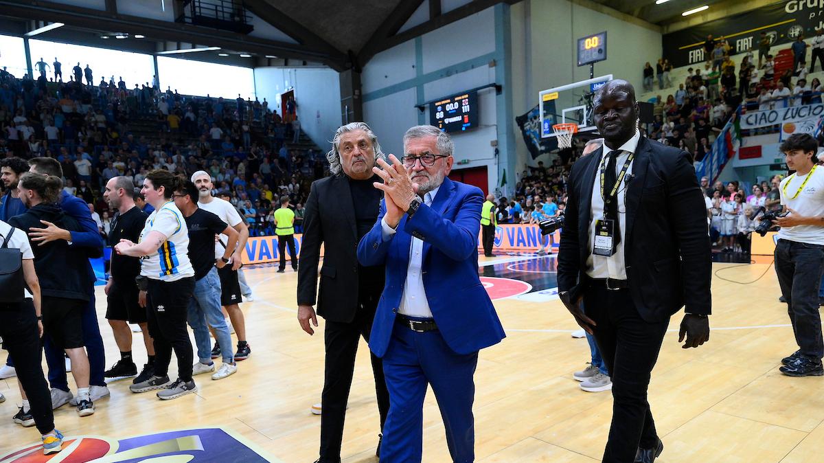 «La Vanoli saluta. Addio per sempre»: La Provincia e il racconto dell'ultima al PalaRadi