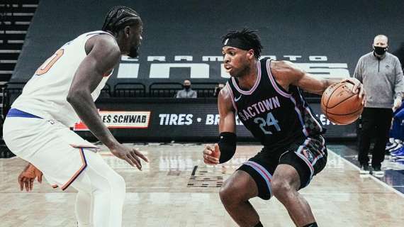 NBA - Sacramento riporta a terra il volo dei New York Knicks
