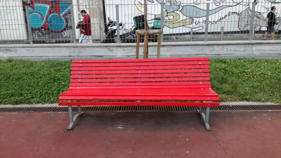 Sanga Milano - Una panchina rossa contro la violenza