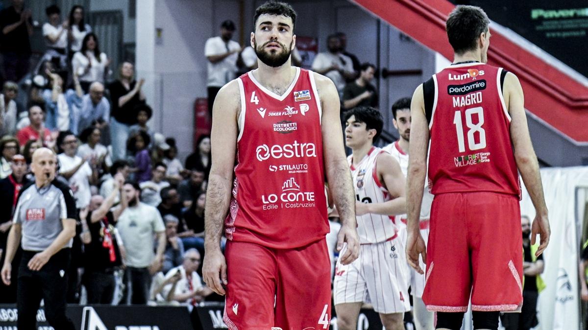 Estra Pistoia cede nell’ultima a Cento. Ora i Play-out contro Ruvo