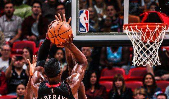 NBA - Miami Heat completano lo sweep stagionale sugli Hornets
