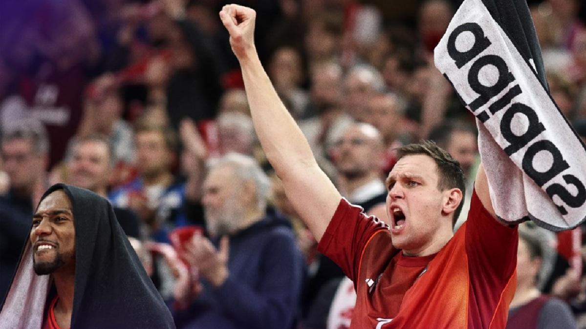 Il Monaco affonda ancora, il Bayern vince e firma la quarta vittoria di fila