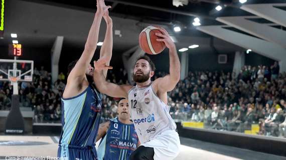 Serie B - Paperdi Caserta ai saluti con Antonello Amos Ricci