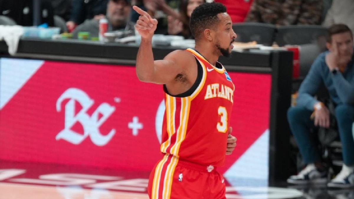 CJ McCollum guida la rimonta degli Hawks contro i Pacers
