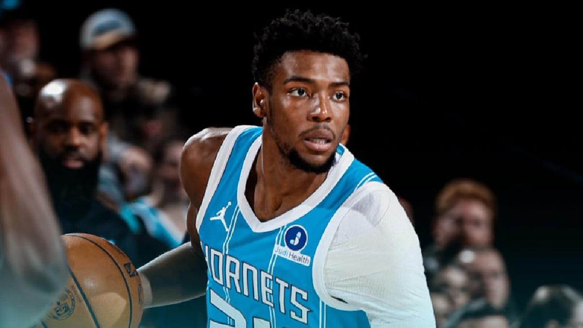 Miller e Ball firmano la rimonta Hornets sul campo dei Blazers 