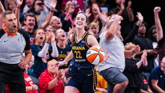 WNBA - Caitlin Clark ancora record, le Fever ai playoff battendo le Sparks