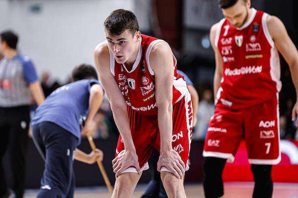 Olimpia Milano, infortunio per Neno Dimitrijevic in allenamento: le parole di Messina