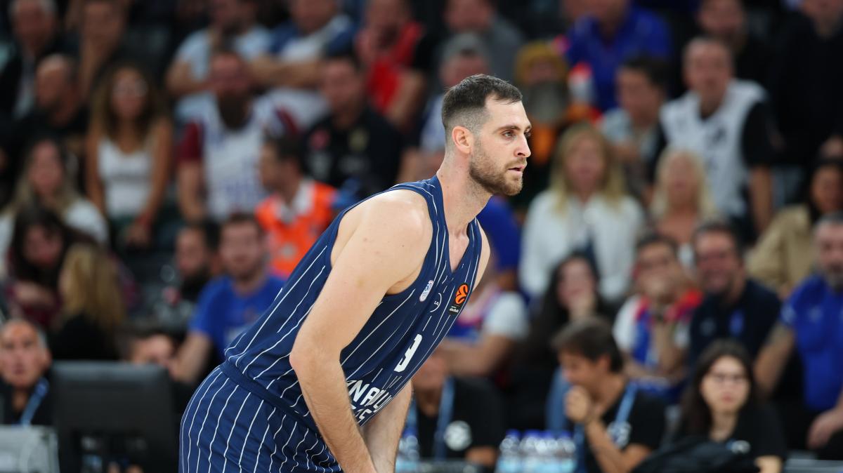 Anadolu Efes: Papagiannis, timori confermati. Rottura del legamento crociato
