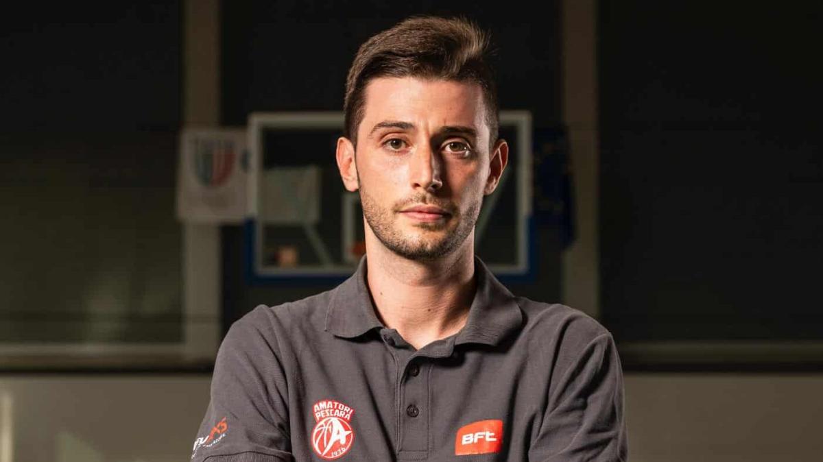 Serie B - Amatori Pescara: l'allenatore Alessio Trovò è stato esonerato