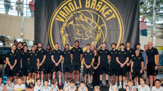 La presentazione ufficiale delle squadre della Vanoli Basket Cremona 