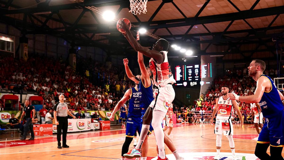 Dole Rimini vs Tezenis Verona: diretta (75-81 con 50 secondi da giocare, 4Q)