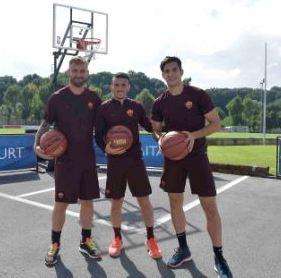 Le stelle della Roma Calcio a canestro per l'NBA #HalfCourt Challenge