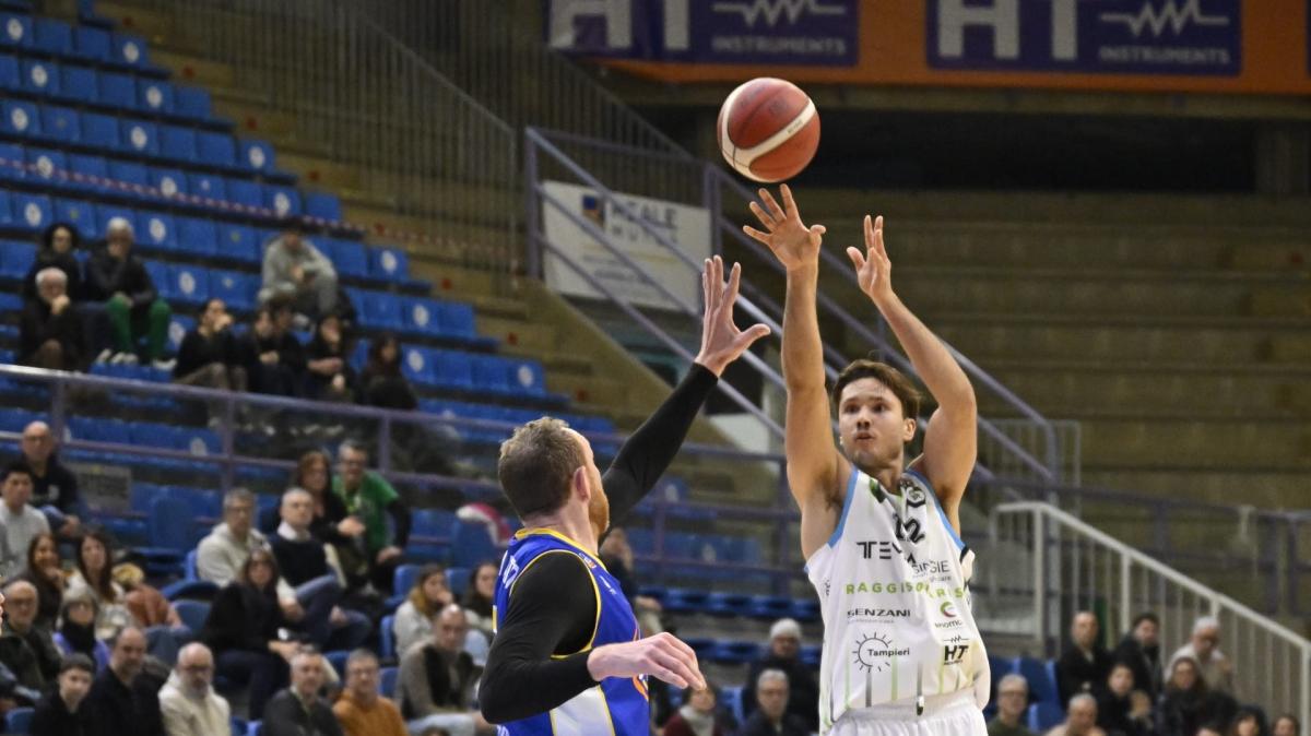 Serie B - Tema Sinergie Faenza piega solo alla fine la resistenza di Piombino