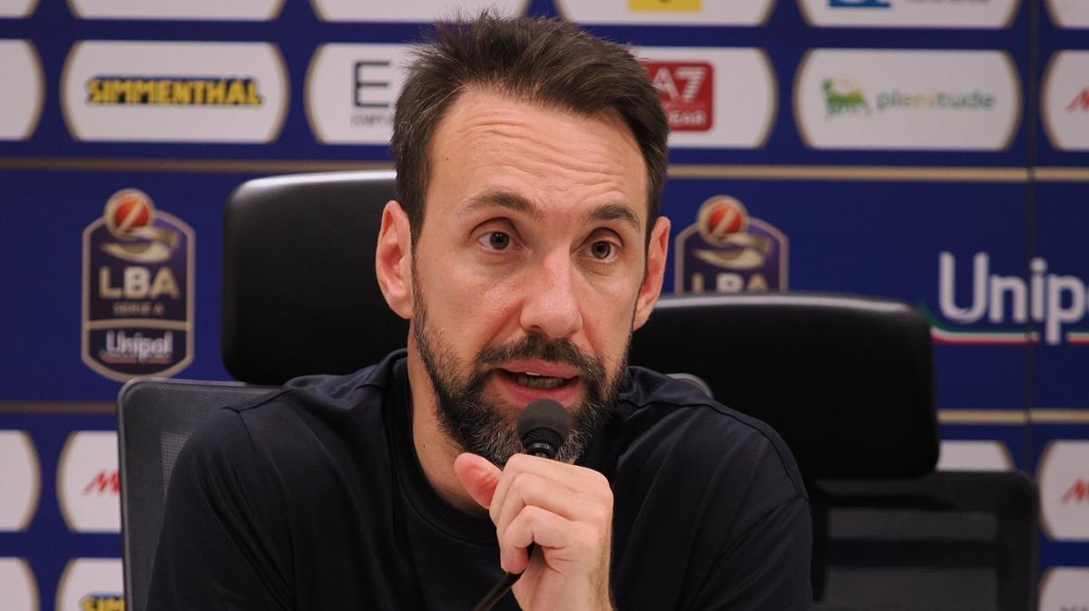 Olimpia Milano, allarme Poeta: «Ora siamo clamorosamente fragili mentalmente»