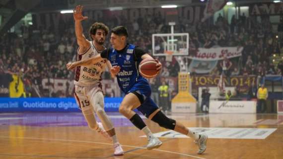 LIVE A2 - Brindisi perde Vildera ma espugna Livorno con un super Calzavara