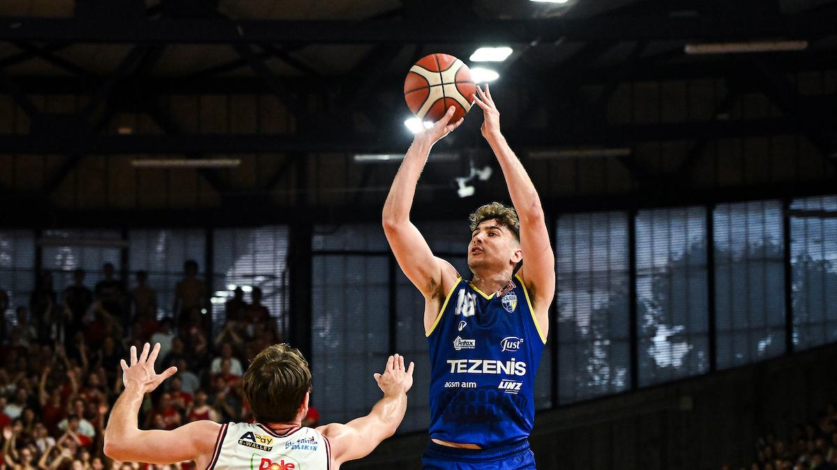 La Tezenis Verona torna in Serie A! Zampini la vince in volata a Rimini