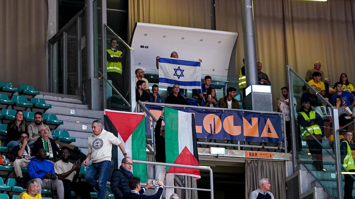 Virtus-Hapoel, nuove proteste? Lepore: «No a polemiche e violenza. Ora serve collaborazione»