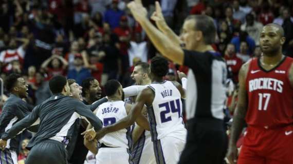 NBA - Kings: Nemanja Bjelica crocifigge i Rockets al suono della sirena