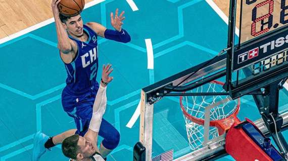 NBA - Hornets, LaMelo Ball porta la vittoria che mette in crisi Milwaukee