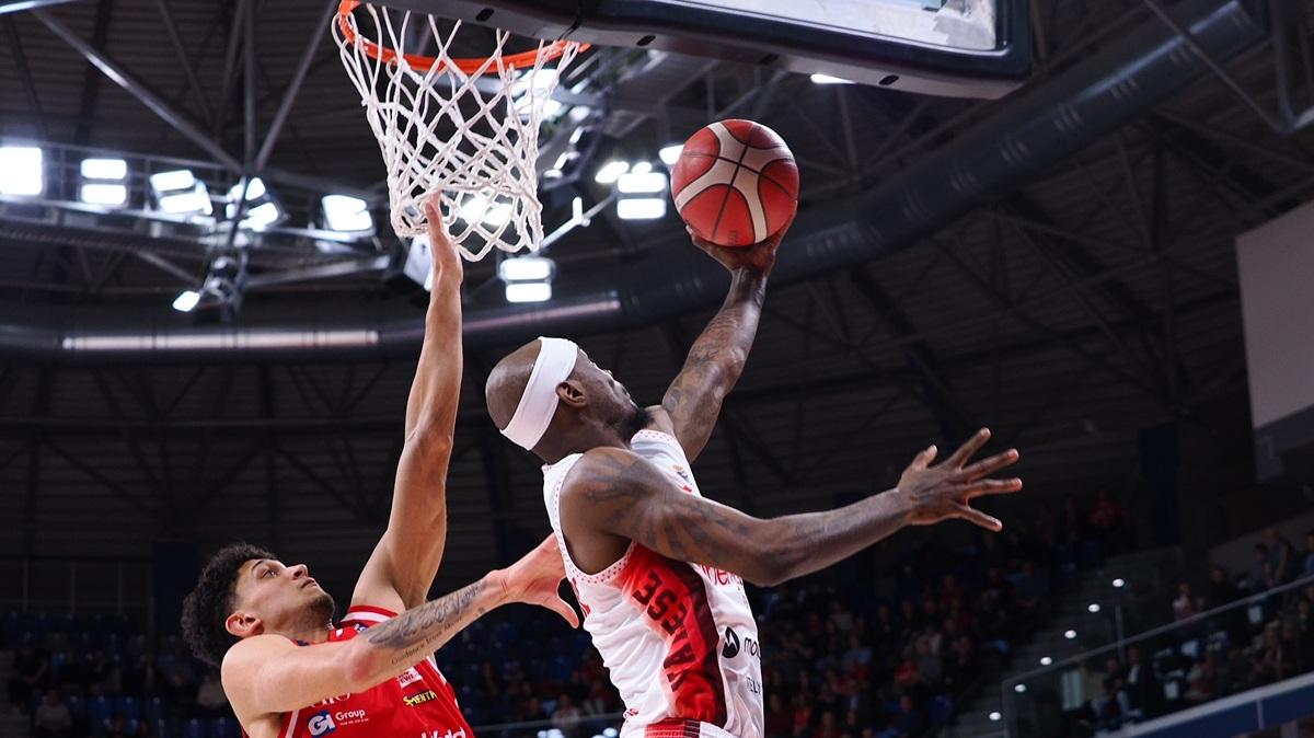 All'Allianz Arena il colpo di Varese sull'Olimpia Milano: gli highlights