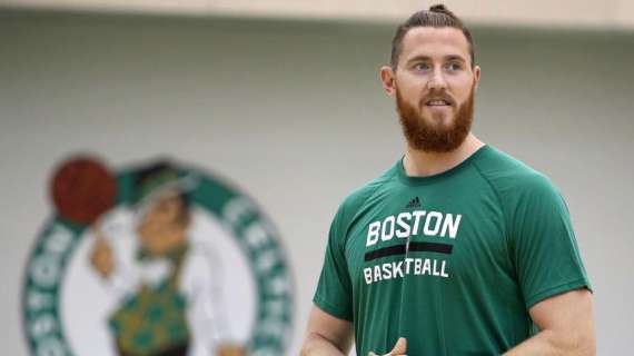 NBA Free Agency - Aron Baynes prolunga con i Boston Celtics