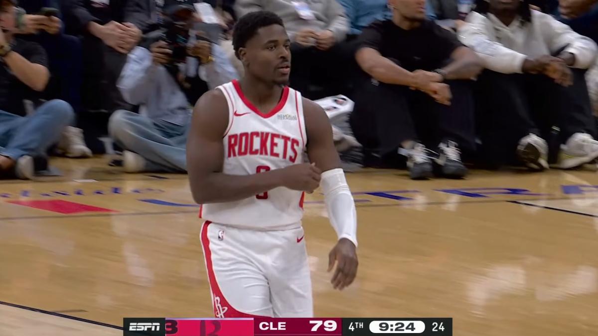 Aaron Holiday fa la differenza, i Rockets vincono a Cleveland