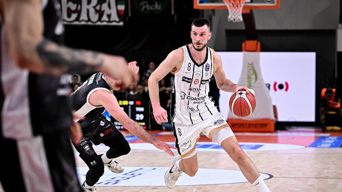 Trento, il punto di Jogela: "Competizione fisica e tattica, dobbiamo giocare di squadra"