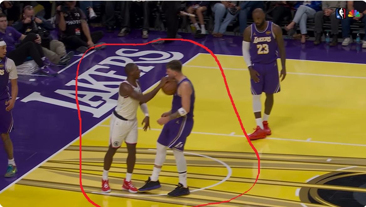 NBA - Luka Doncic commenta la rissa con Kris Dunn in Lakers-Clippers