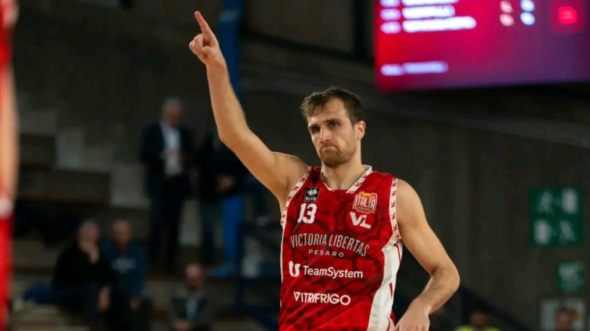 Tegola VL Pesaro, si ferma per infortunio Quirino De Laurentiis