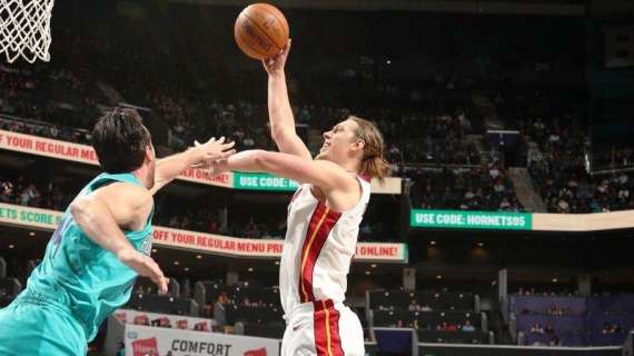 NBA - Kelly Olynyk risolve la sfida tra Hornets e Heat