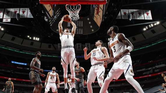 NBA - Denver: Nikola Jokic domina dentro l'area dei Chicago Bulls