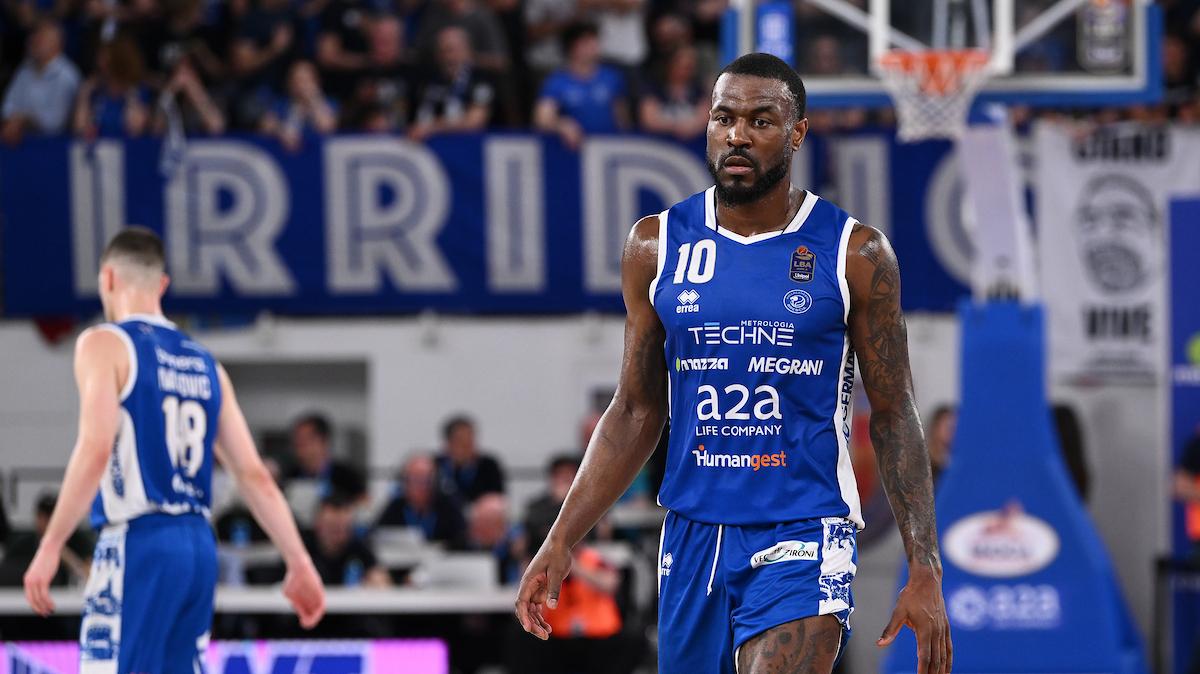 Jason Burnell si prende tutto a aprile: MVP e Sesto Uomo della LBA