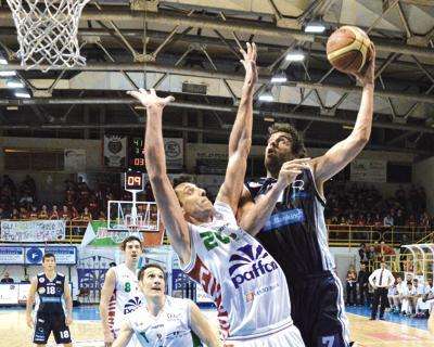 Chiumenti, capitano rossoblu