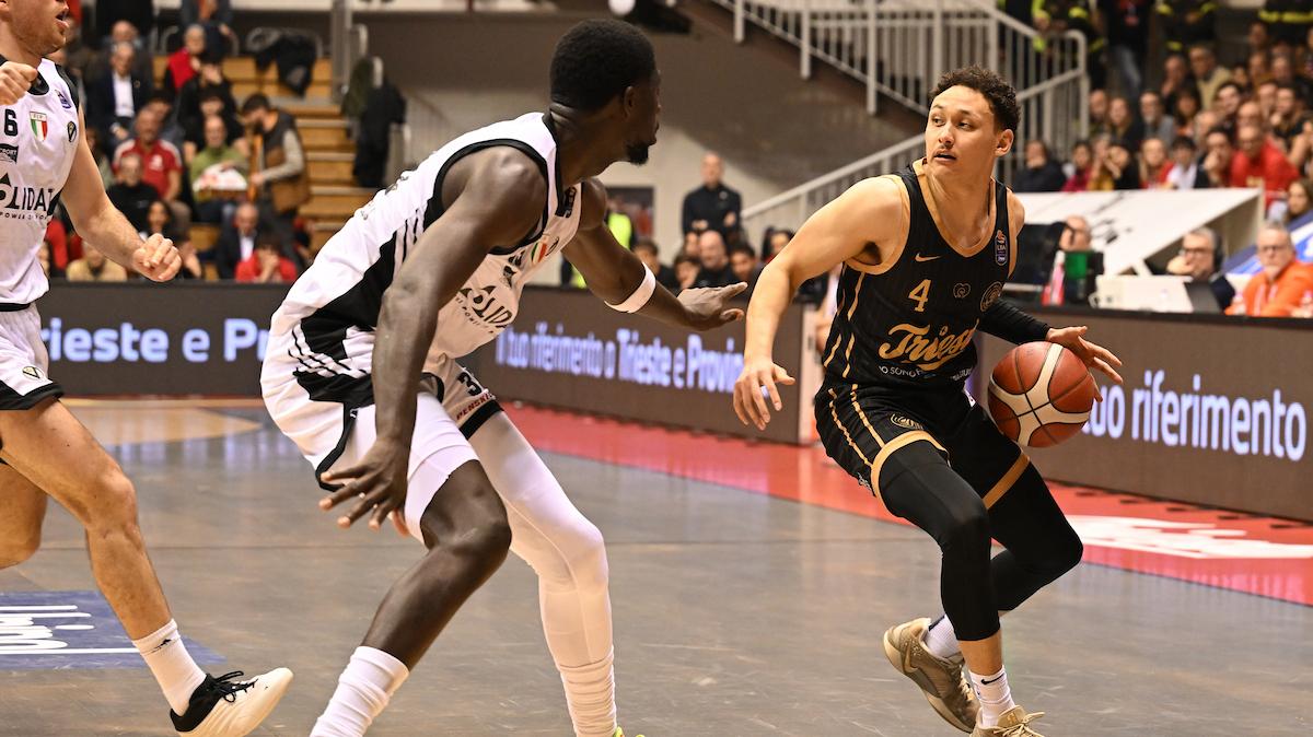 Trieste con il dubbio Colbey Ross stasera contro la Dinamo Sassari 