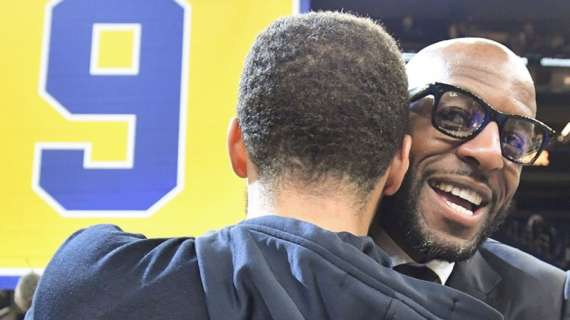 Warriors, ritirata la maglia di Andre Iguodala. Curry: «Ha cambiato il corso di una franchigia»