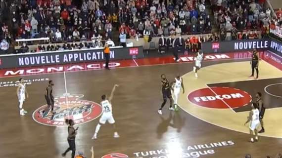 EuroLeague Video - Da metà campo William Howard vince la partita