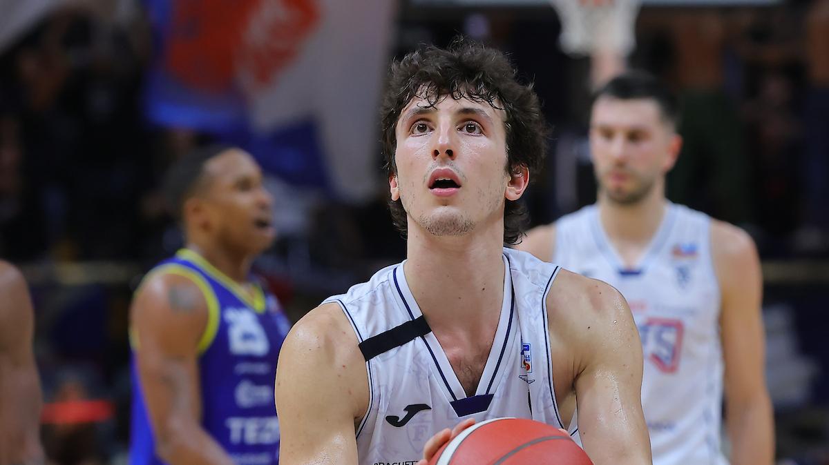 A2 - Fortitudo Bologna, super Sarto a Pistoia. Carlino: «Indossa uno zaino e ci infila dentro il resto dei suoi compagni»