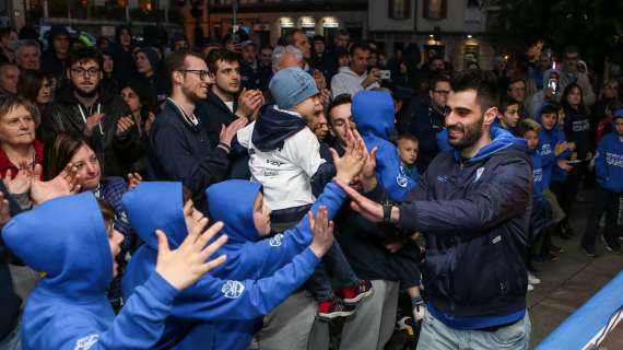 Lega A - Cantù, bagno di folla per la squadra che saluta la stagione 2018-19