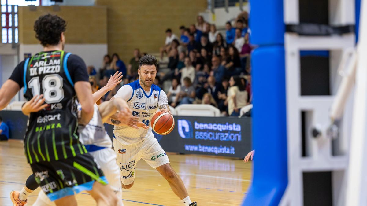 Serie B - Benacquista Latina ai playoff: Gara 1 contro Treviglio a Cisterna