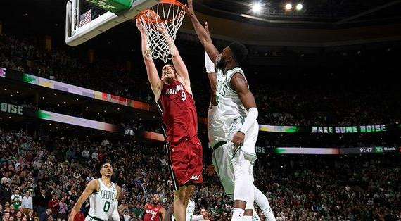 NBA - Kelly Olynyk: l'ex stende i Celtic