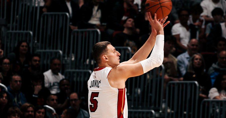 Crollo Nuggets a Miami: sconfitta 147-123 e paura per il ginocchio di Jokic