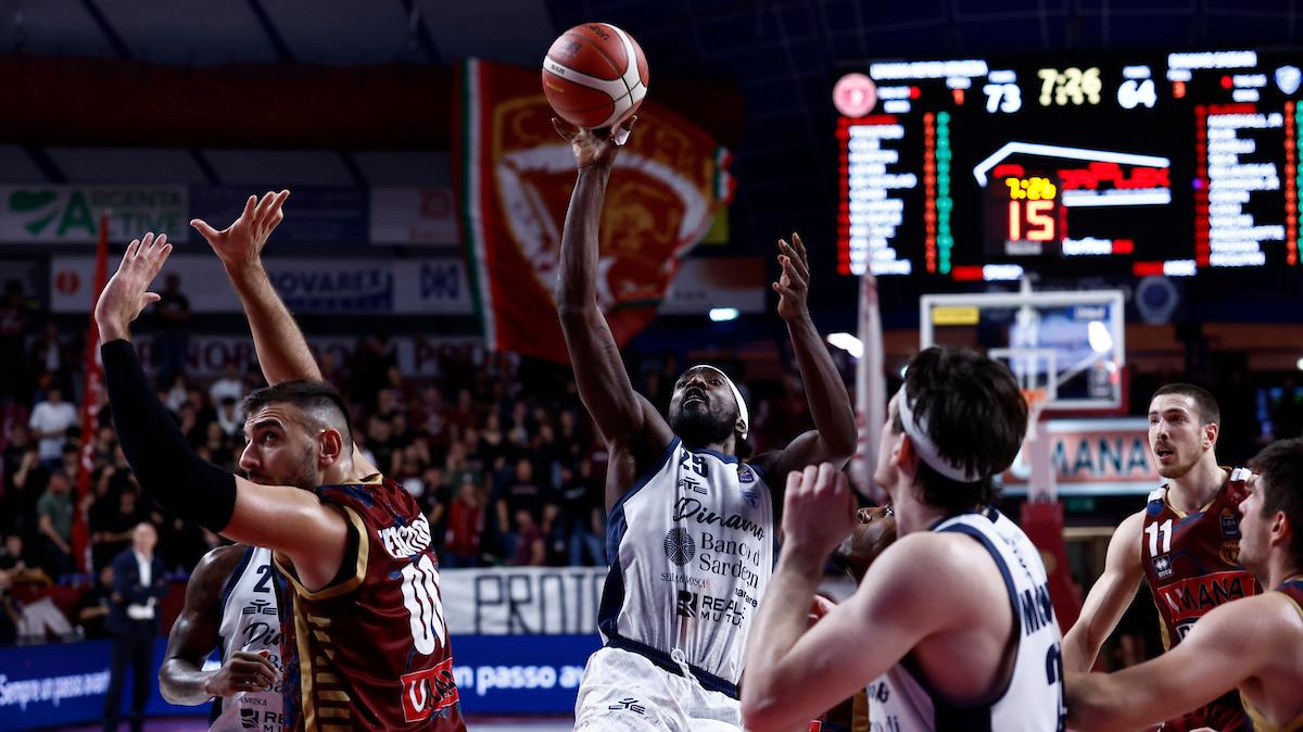 Highlights LBA | Parks guida la vittoria della Reyer sulla Dinamo Sassari