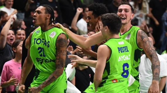 Incredibile in Turchia, allo scadere Maxwell Lewis condanna il Fenerbahçe a Bursa