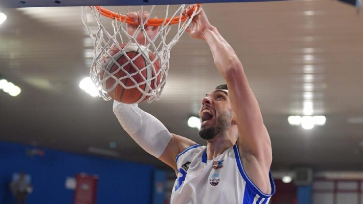 Vittoria, amore, passione: la Sebastiani batte Urania Milano tra la sua gente