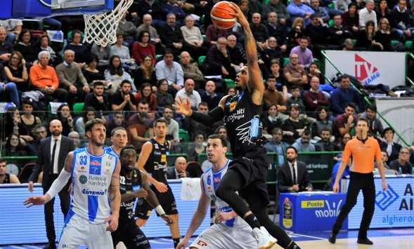 Lega A - La Dinamo Sassari ferma la progressione dell'Aquila Trento